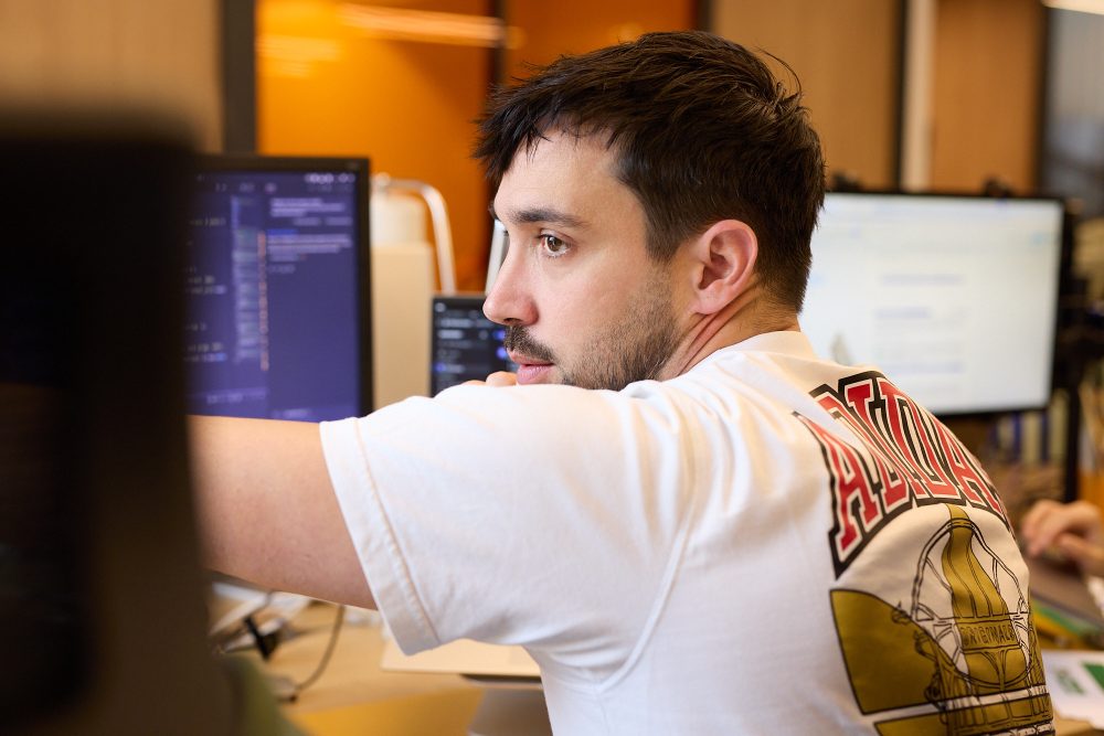 Comment Quai13 utilise l'intelligence artificielle pour améliorer ses sites web en 2026